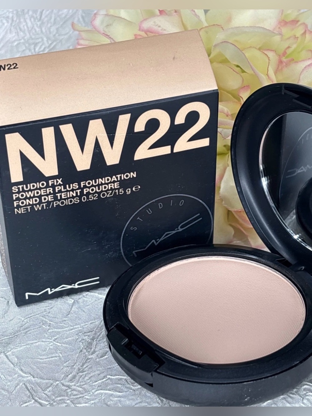 MAC Studio Fix Powder Plus Foundation Shade NW22 MAKEUP 0.52oz ORIGINAL FORMULA